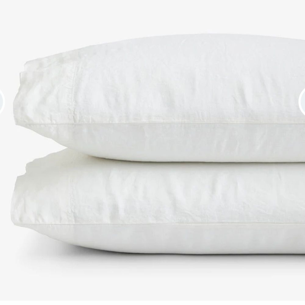 The Company Store Legends Hotel Premium Linen Pillowcases, White, Standard. NWT.